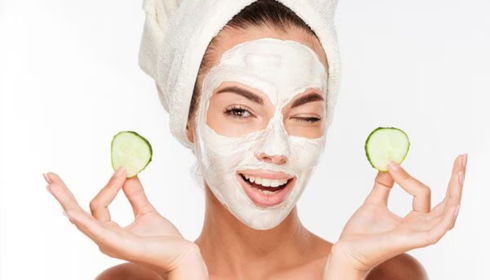 Clay Masks vs Hydrating Masks: Choosing the Right Weekend Treatment for Your Skin Type