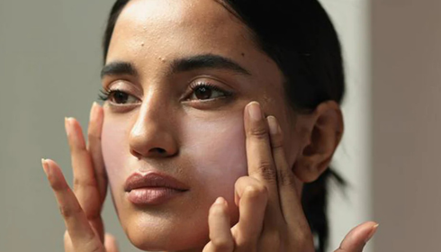 Sunscreen Under Makeup: How to Layer Products Without Pilling or White Cast